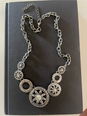 Silver Floral Medallion Statement Necklace - Women Jewelry